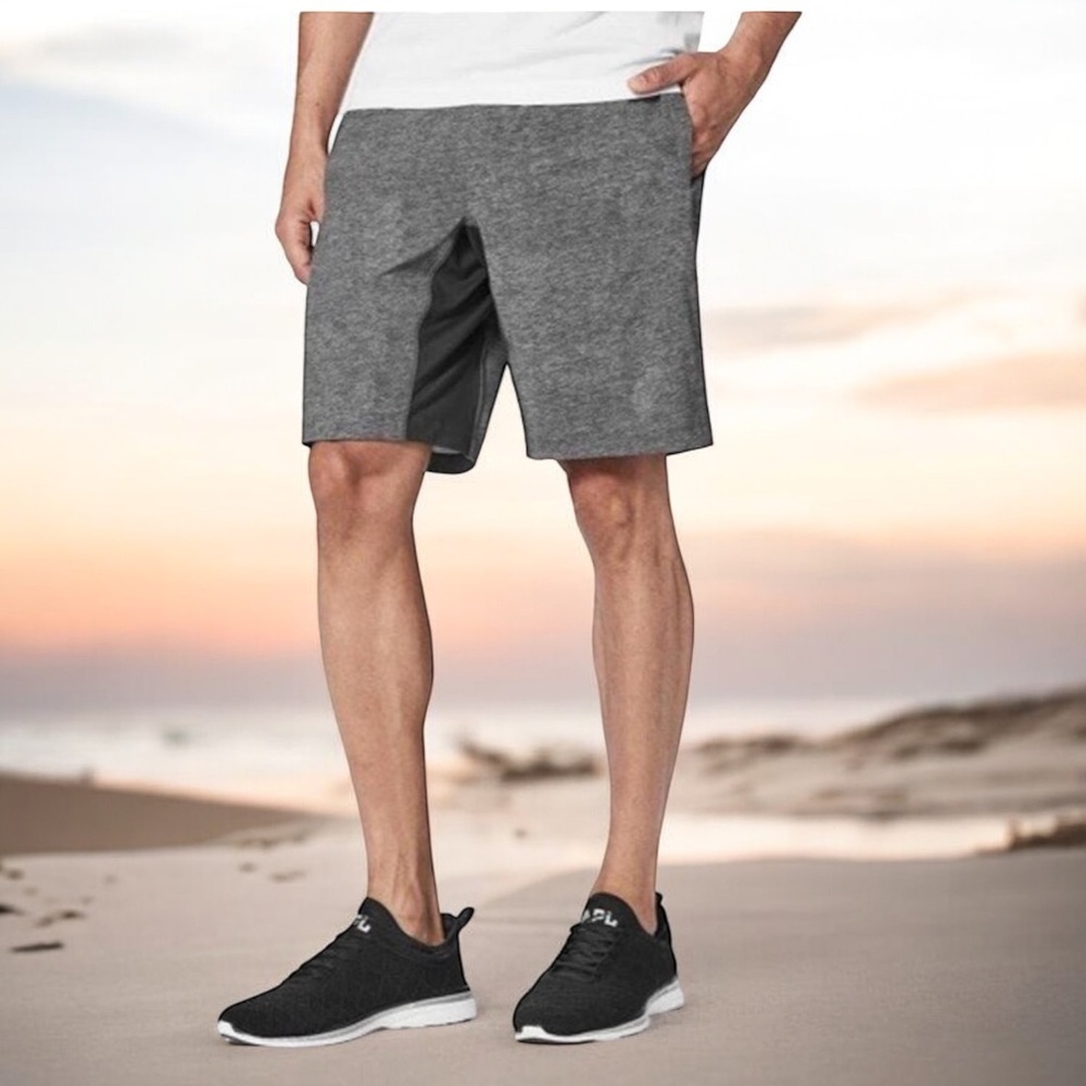 Lululemon T.H.E. Linerless Shorts 9” Medium Gray Black‎ Men’s Athletic